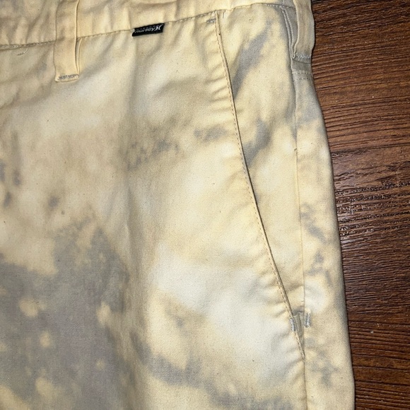 Hurley Nike Dri Fit Cream & Gray Acid Wash Hybrid Flat Front Shorts Mens Size 34 - Picture 3 of 11